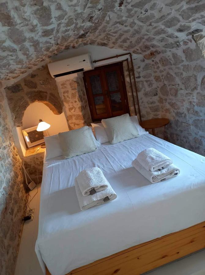 Villa Amalia Chalki Town Ngoại thất bức ảnh